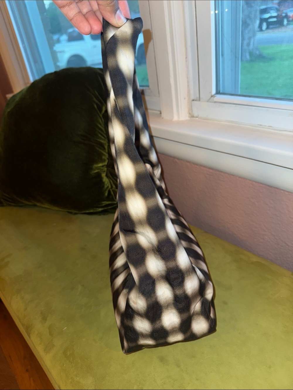 BAGGU Small Nylon Meringue Bag - Blurred Gingham - Picture 4 of 8